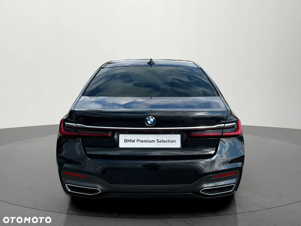BMW Seria 7 730d xDrive mHEV - 9