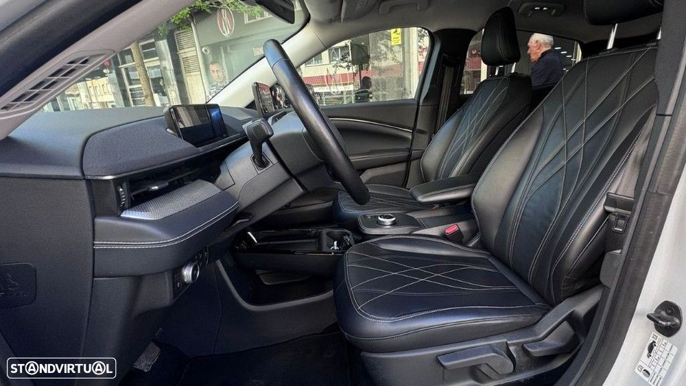 Ford Mustang Mach-E Standard - 12