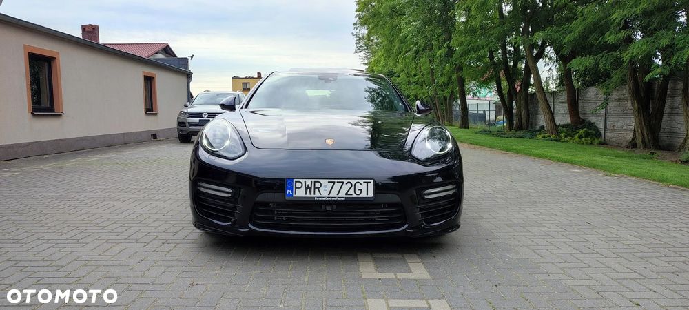 Porsche Panamera GTS - 4