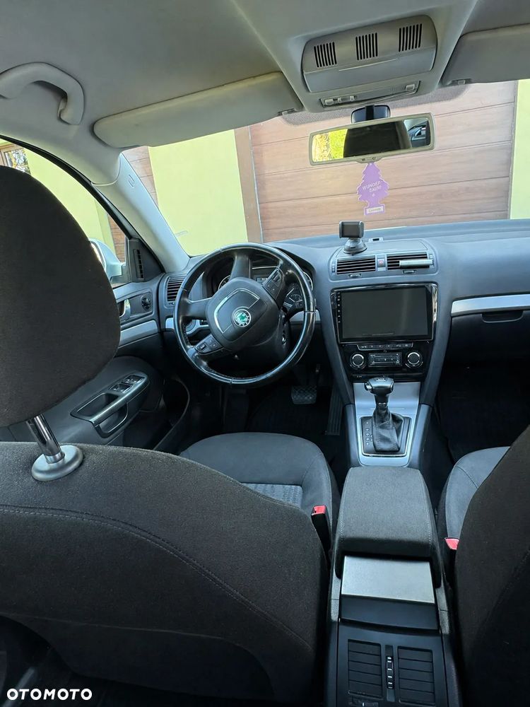 Skoda Octavia 1.6 TDI Ambiente DSG - 9