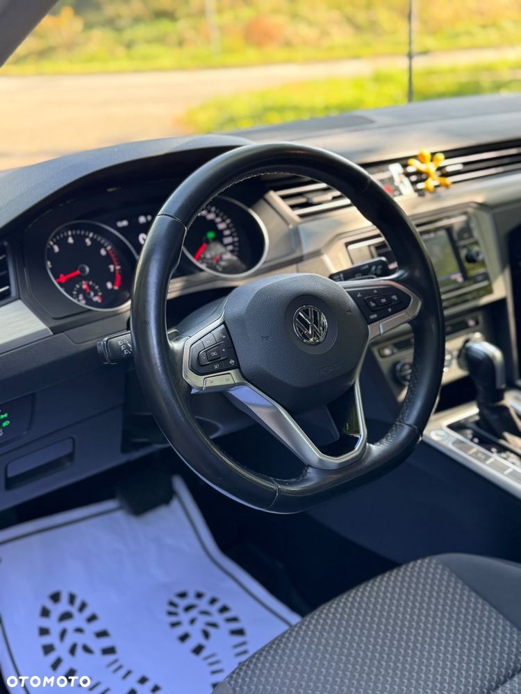Volkswagen Passat - 15