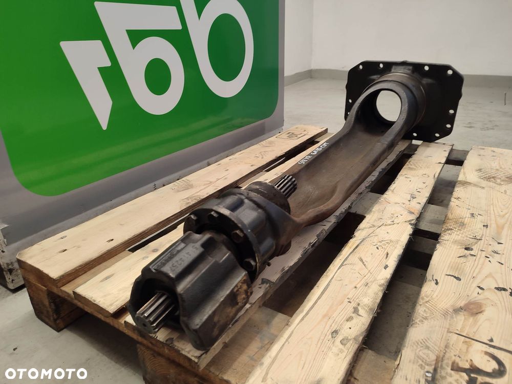 Obudowa wału napędowego STEYR 6175 CVT (51414257) - 3