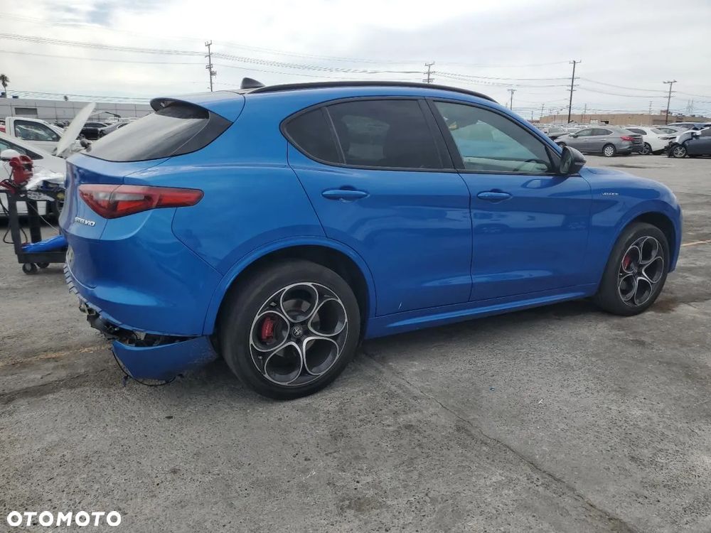 Alfa Romeo Stelvio 2.0 Turbo 16V AT8-Q4 Lusso Ti - 4