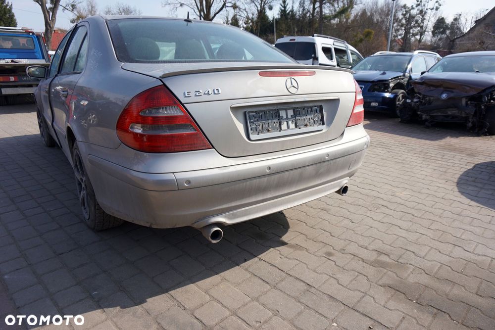 MERCEDES E-KLASA W211 SEDAN 2004 723 2.6 V6 M112913 175KM 722696 SREBRNY CUBANITE na części - 3