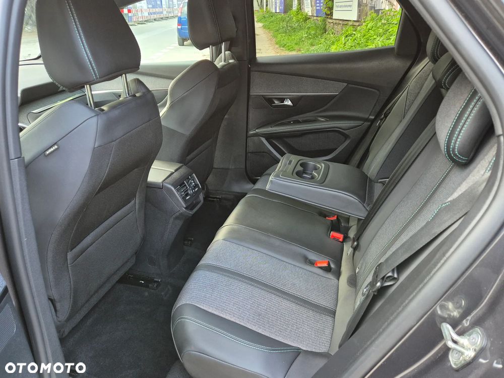 Peugeot 3008 PureTech 130 Stop & Start GPF EAT8 Allure - 9