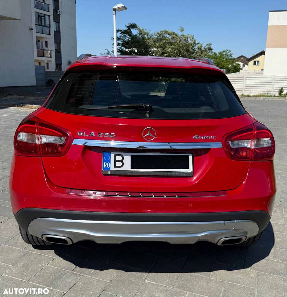 Mercedes-Benz GLA 250 4MATIC 7G-DCT - 24