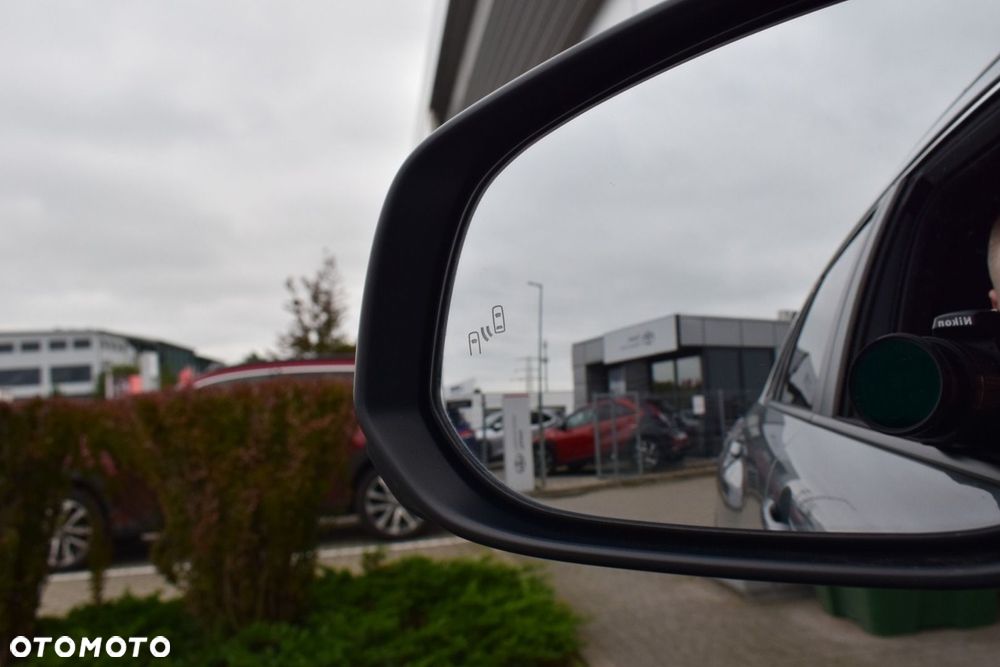 Toyota Corolla Cross 2.0 Hybrid Style AWD - 28