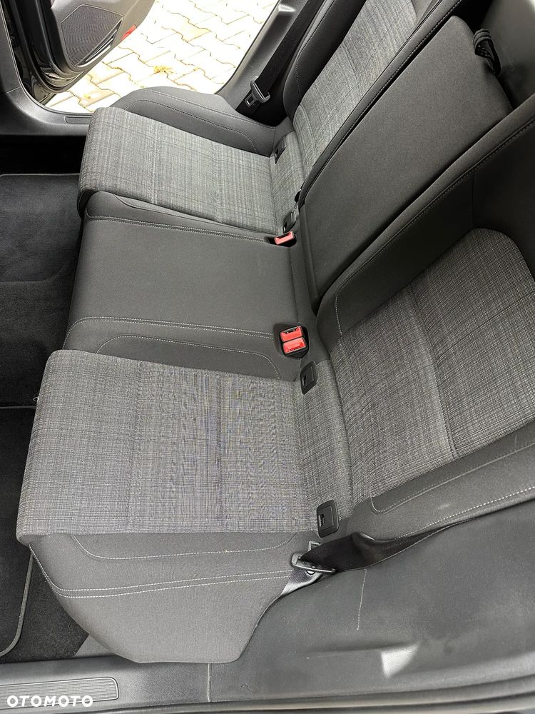 Volkswagen Passat 2.0 TDI SCR DSG 4Motion Business - 23