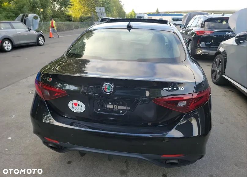 Alfa Romeo Giulia 2.0 Turbo TI Q4 - 6