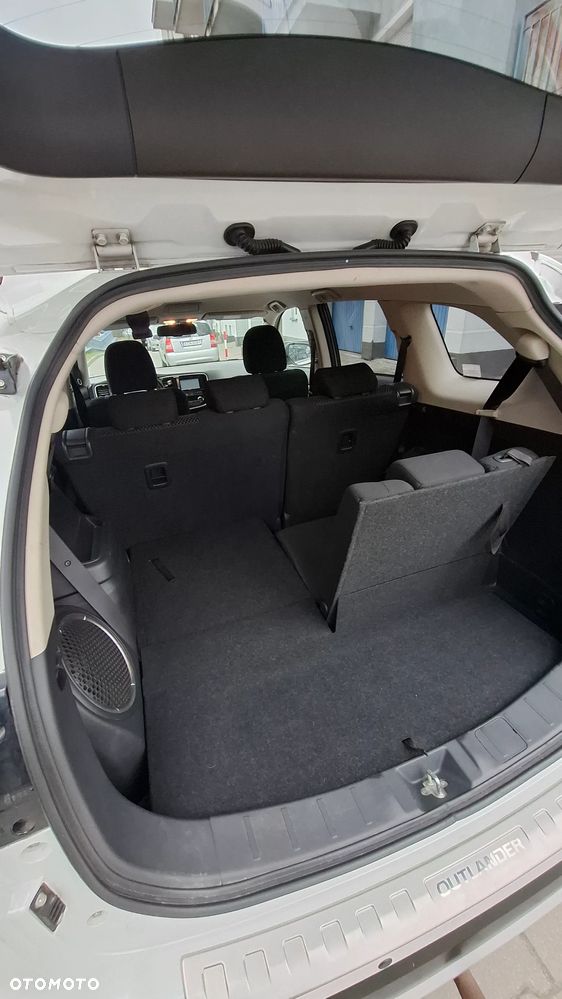 Mitsubishi Outlander 2.0 Intense + Navi 4WD CVT - 12