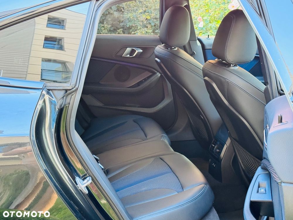 BMW Seria 2 218i M Sport - 37