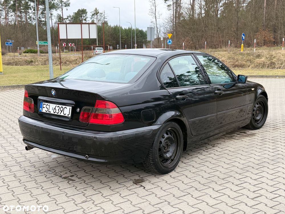 BMW Seria 3 318i - 4