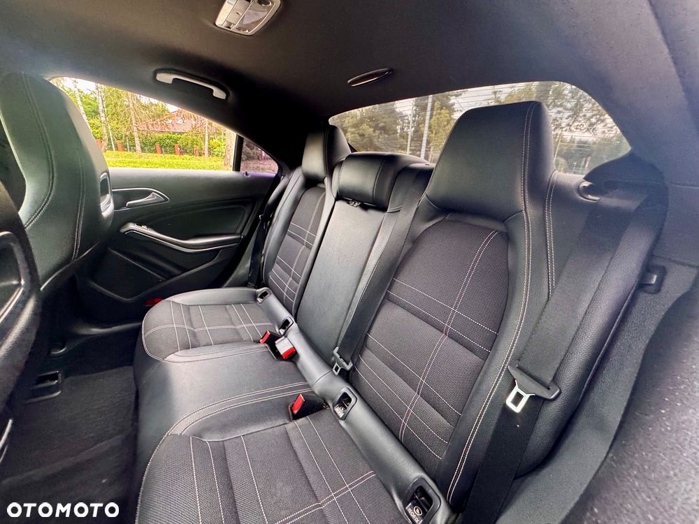 Mercedes-Benz CLA 200 AMG Line - 31