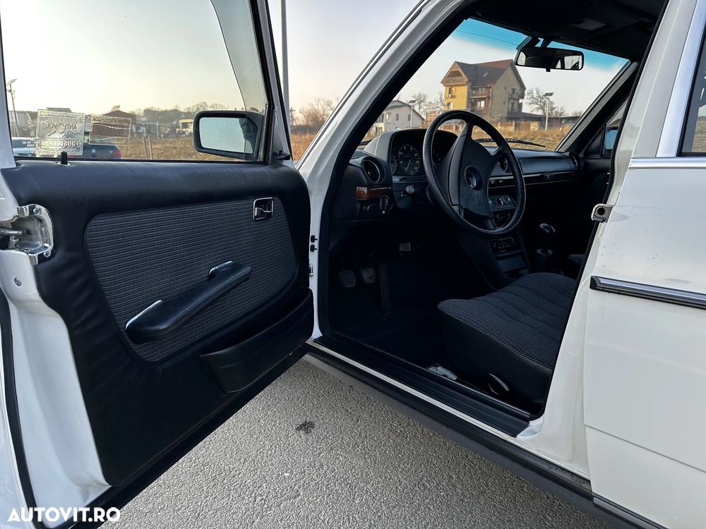 Mercedes-Benz W123 - 17