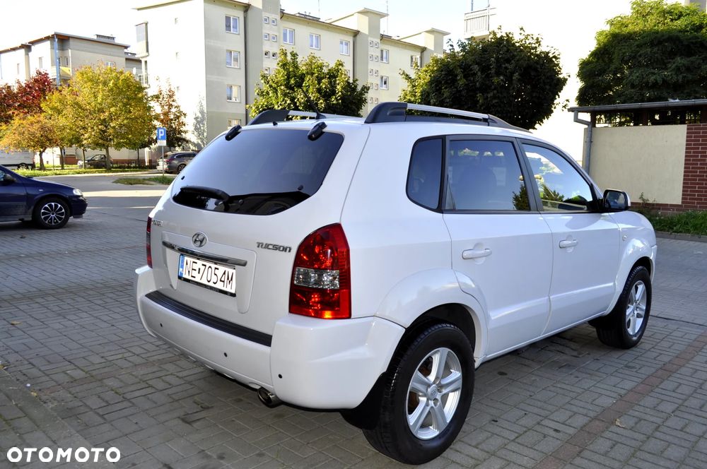 Hyundai Tucson 2.0 2WD GLS - 10