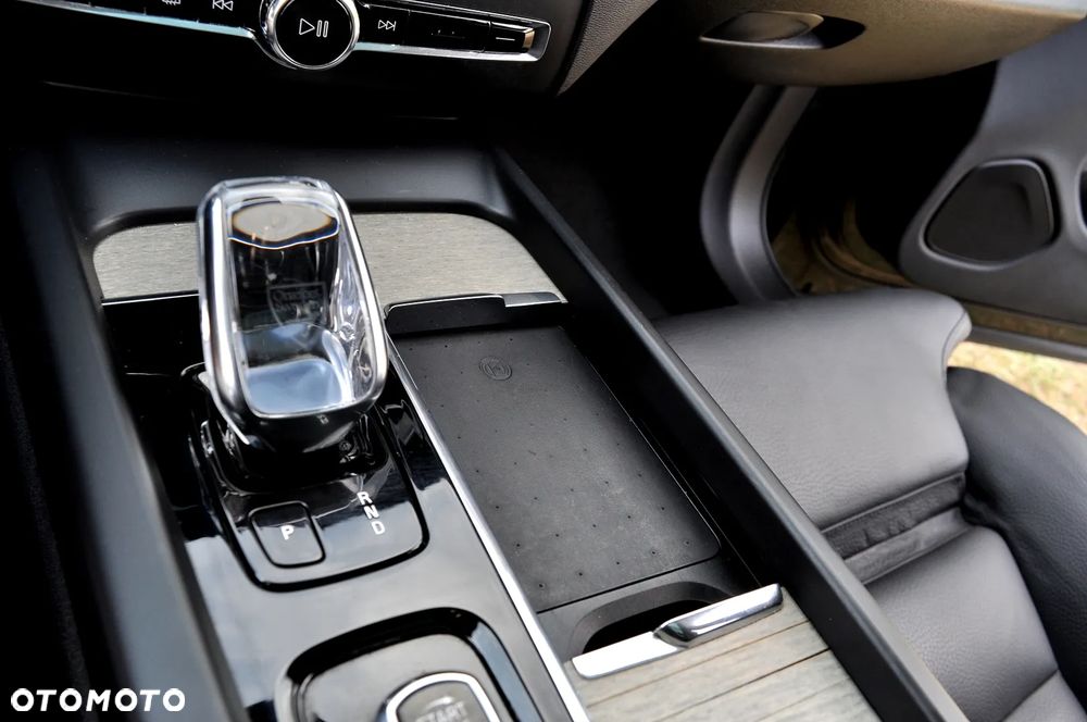 Volvo XC 60 T6 AWD Plug-In Hybrid Inscription - 32