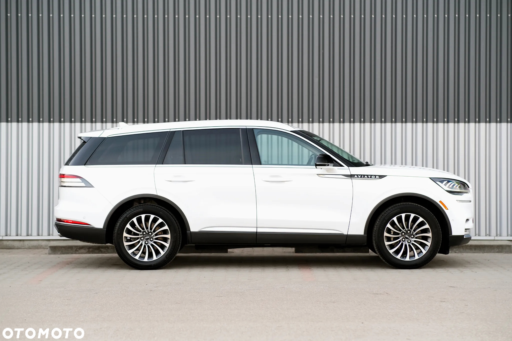 Lincoln Aviator - 16