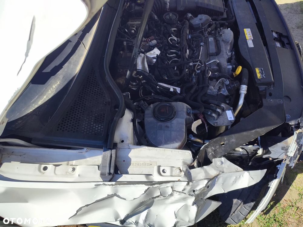 Volkswagen Passat Variant 2.0 TDI SCR DSG Elegance - 18