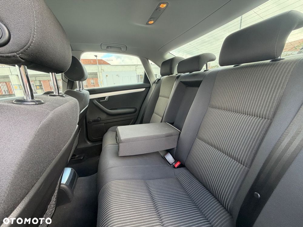 Audi A4 Limousine - 19