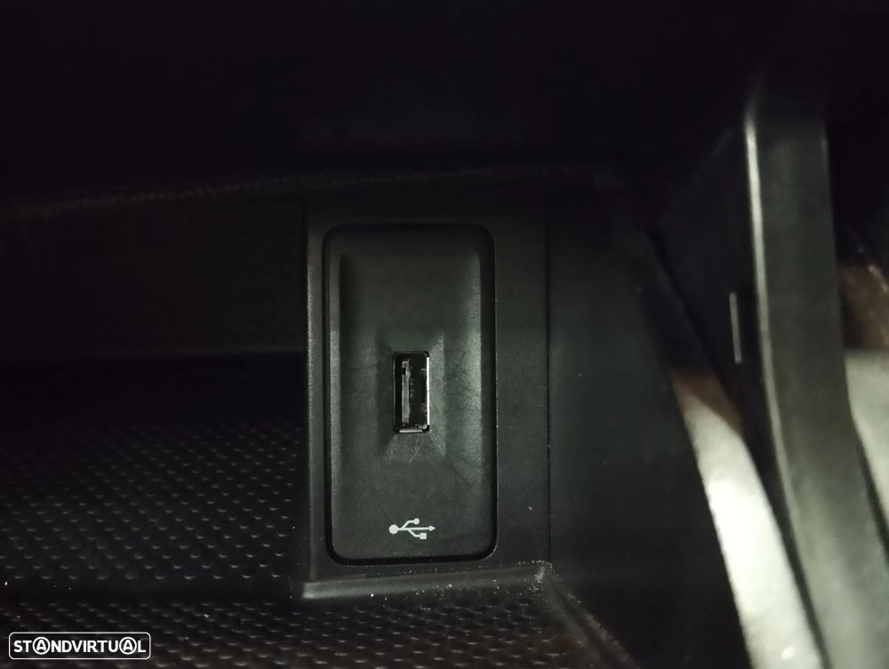 VW Golf Variant 2.0 TDi R-Line DSG - 31