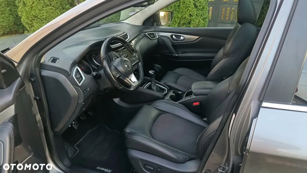 Nissan Qashqai 1.3 DIG-T TEKNA - 10