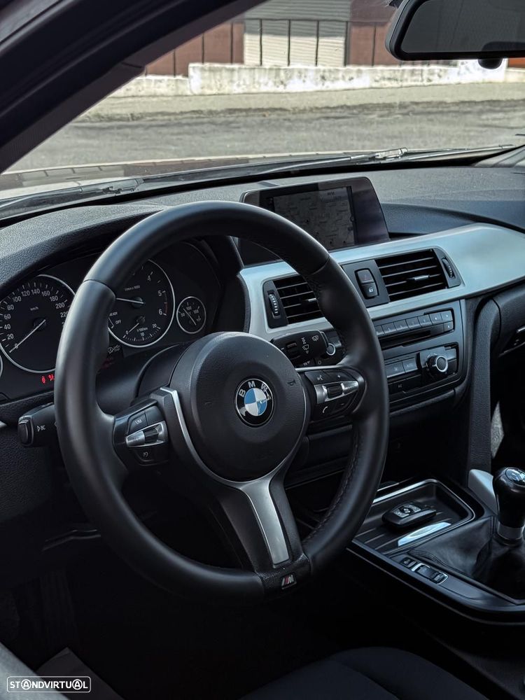 BMW 320 d Line Sport - 15