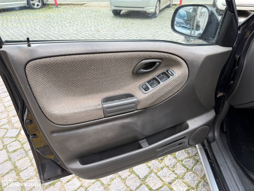 Suzuki Grand Vitara Metal Top 2.0 TDi - 8