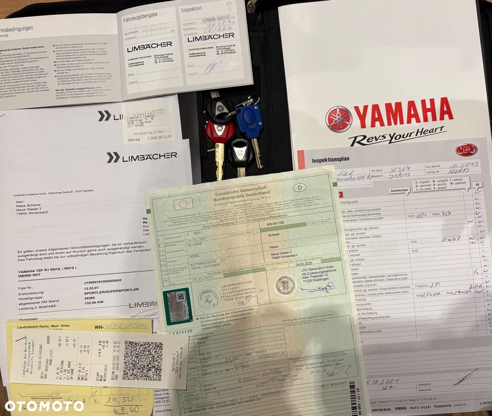 Yamaha R1 - 15