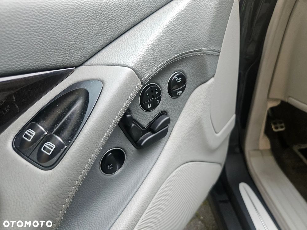 Mercedes-Benz SL 500 7G-TRONIC - 24