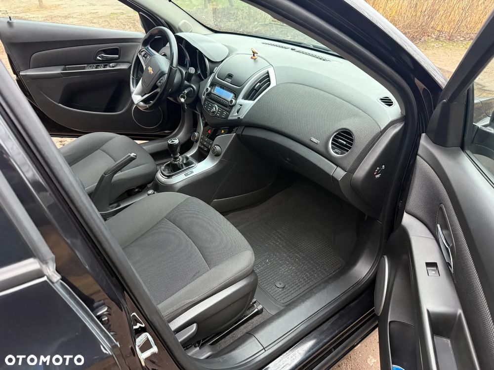 Chevrolet Cruze 1.6 LT - 17