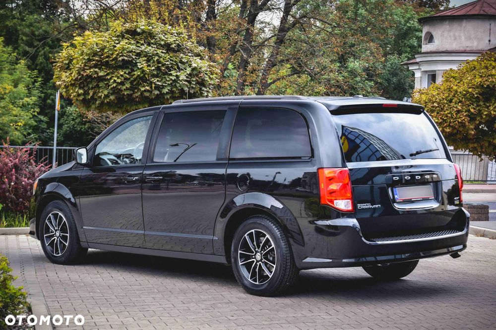 Dodge Grand Caravan 3.6 R/T - 13