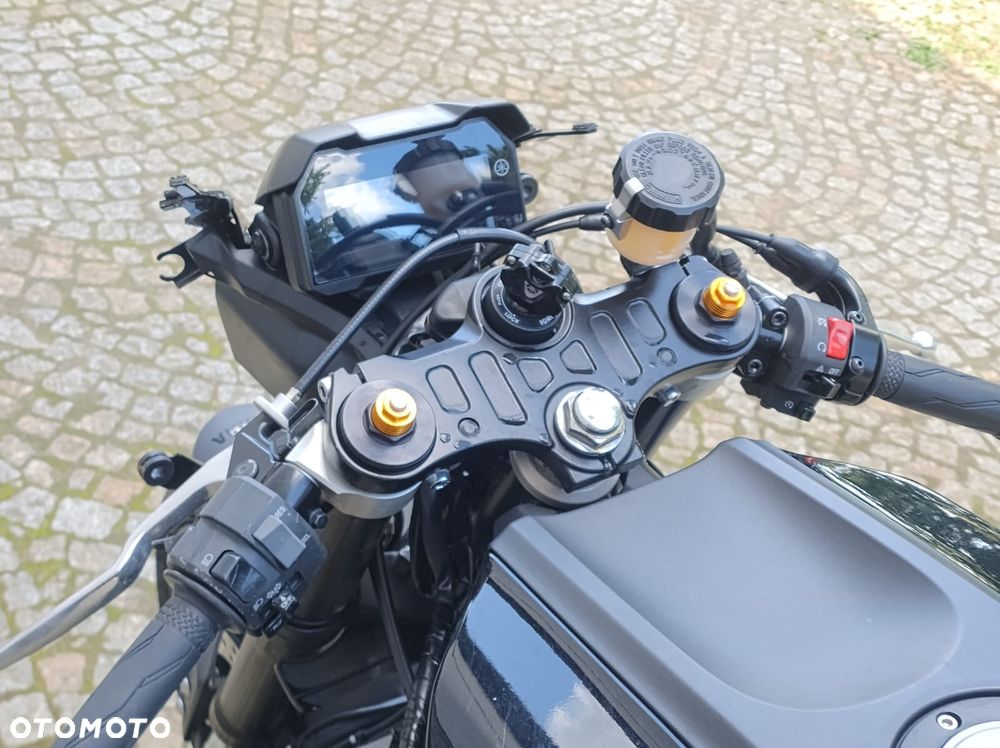 Yamaha R7 - 10