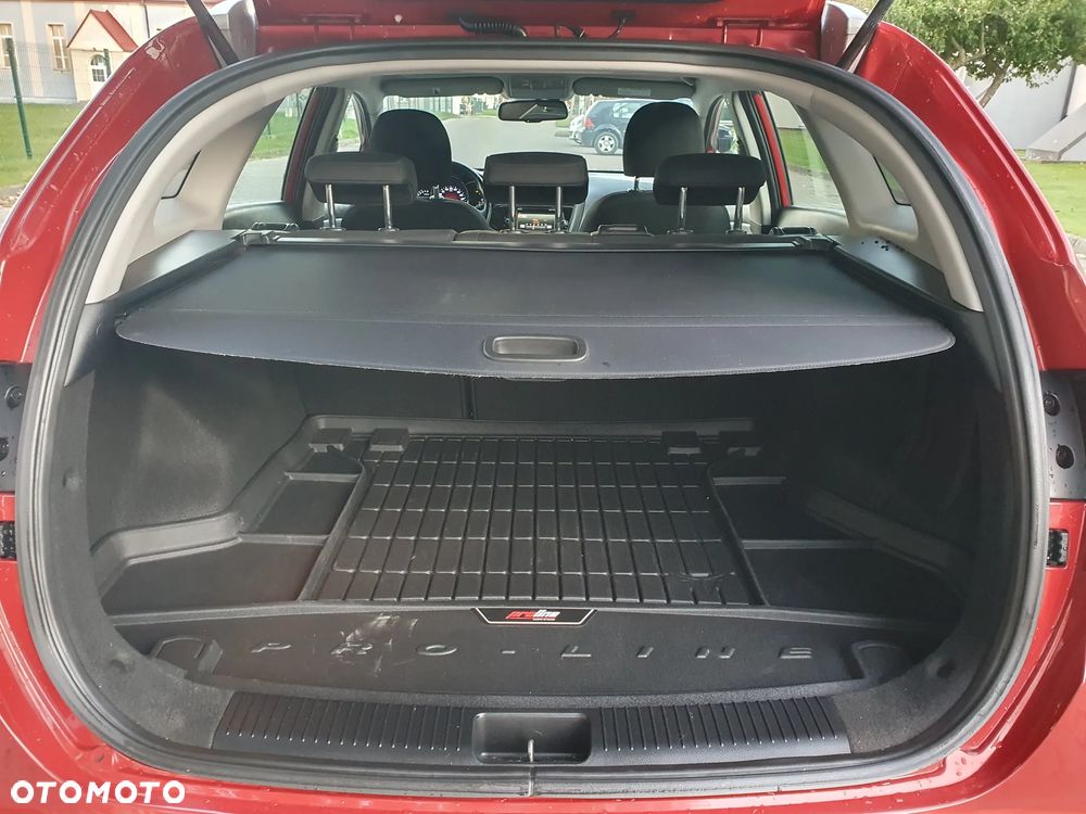 Kia Ceed 1.6 GDI SW Dream Team Edition - 12