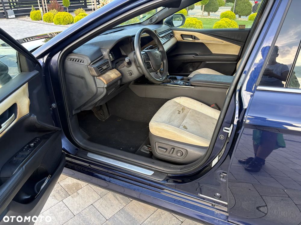 Toyota Camry 2.5 Hybrid Executive CVT - 19