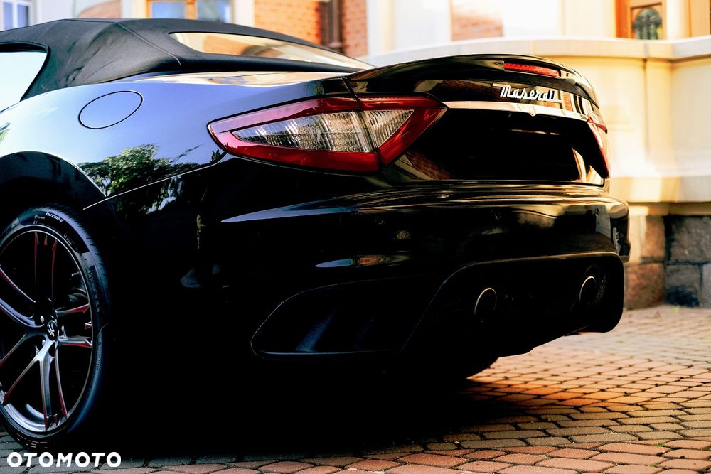 Maserati GranCabrio MC - 4