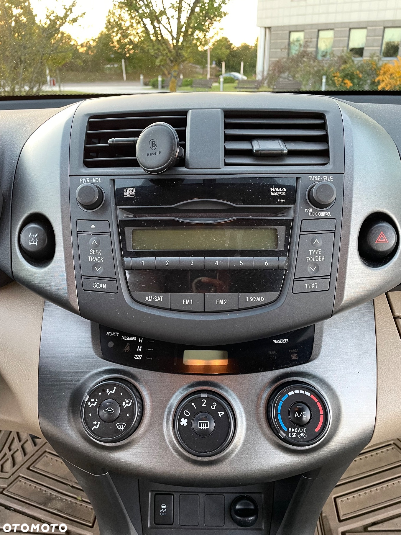 Toyota RAV4 - 26