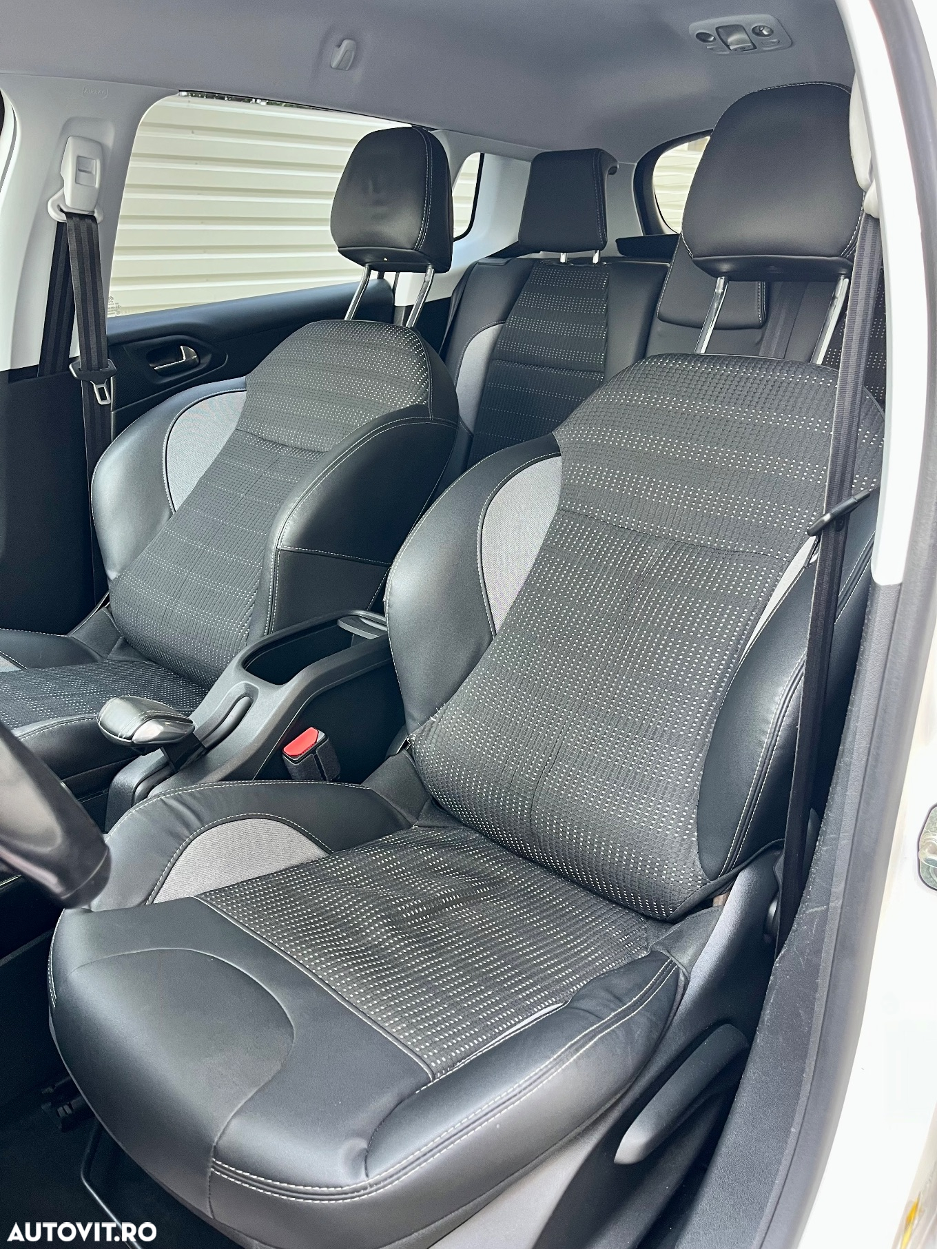 Peugeot 2008 - 7