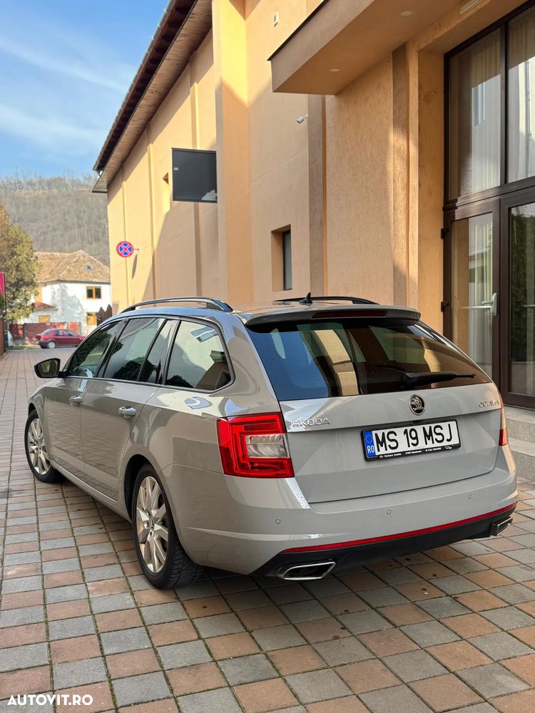 Skoda Octavia 2.0 TDI RS - 10