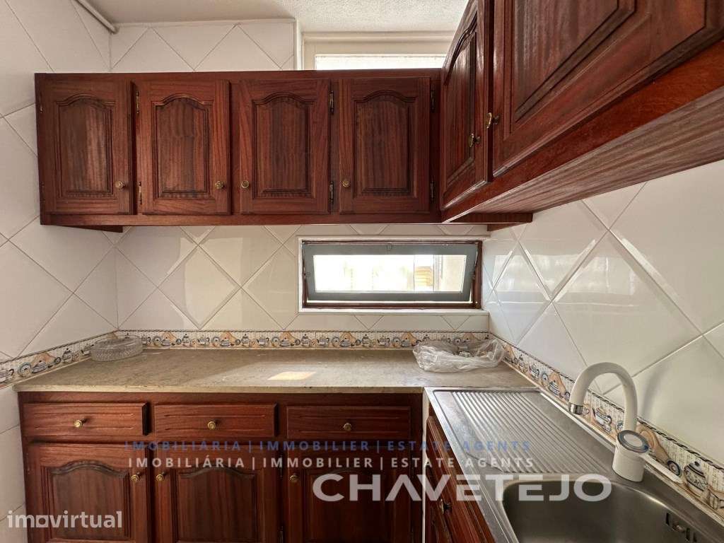 Oportunidade Investimento - Apartamento T2+1 em Tomar perto de esco... - Grande imagem: 2/17