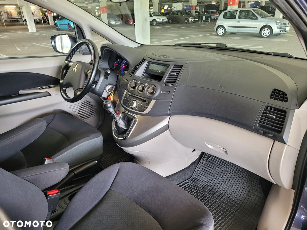 Mitsubishi Grandis 2.0 DI-D 7-Sitzer 30 Jahre - 14