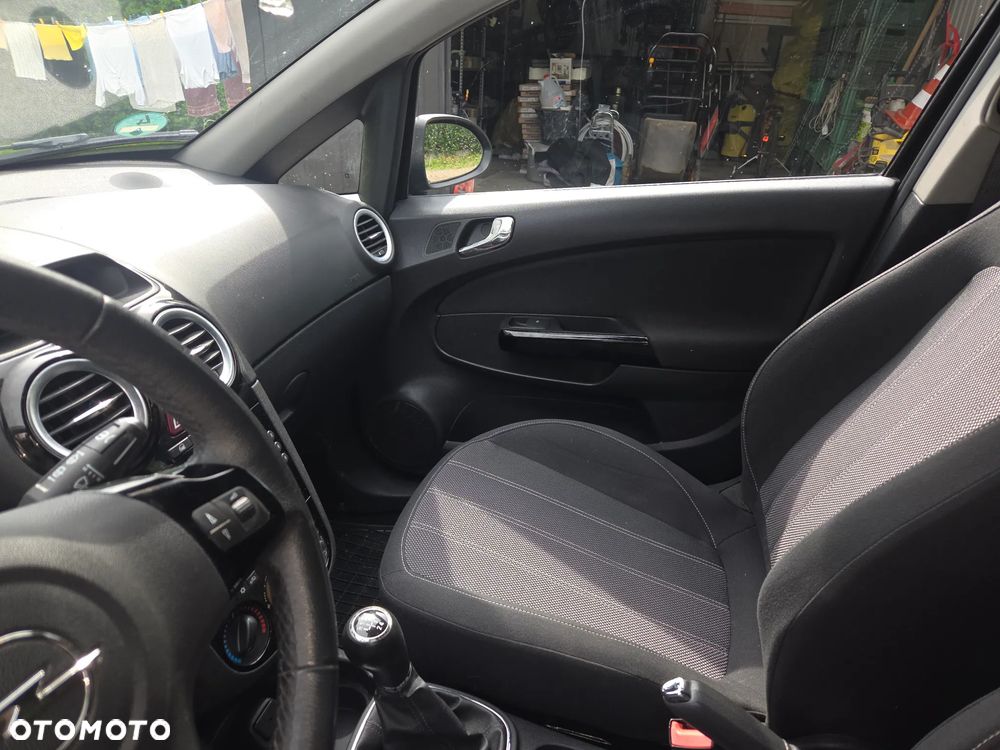Opel Corsa 1.2 16V Cosmo - 4