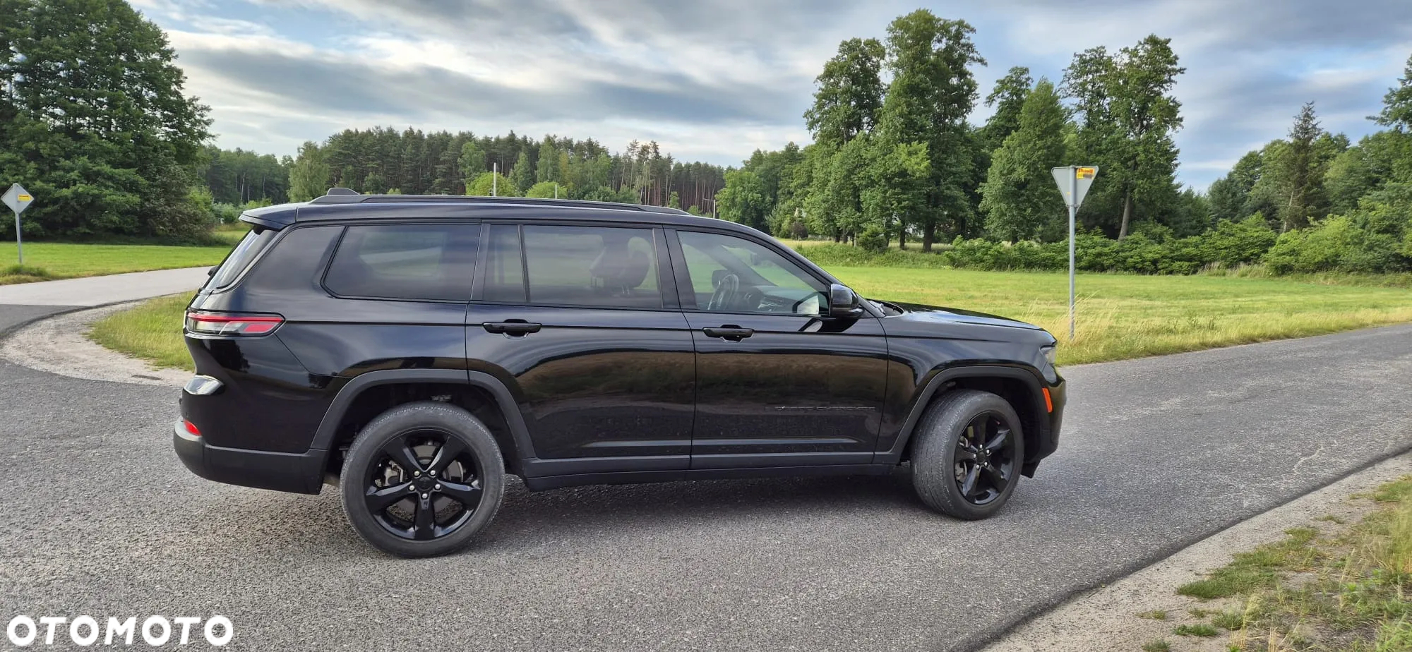 Jeep Grand Cherokee - 26