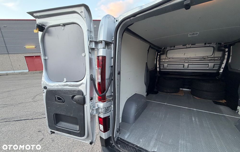 Renault TRAFIC L2H1 LONG 2017r 1.6 DCI 125KM - 17