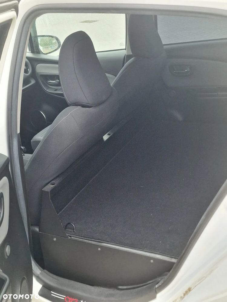Toyota YARIS - 18