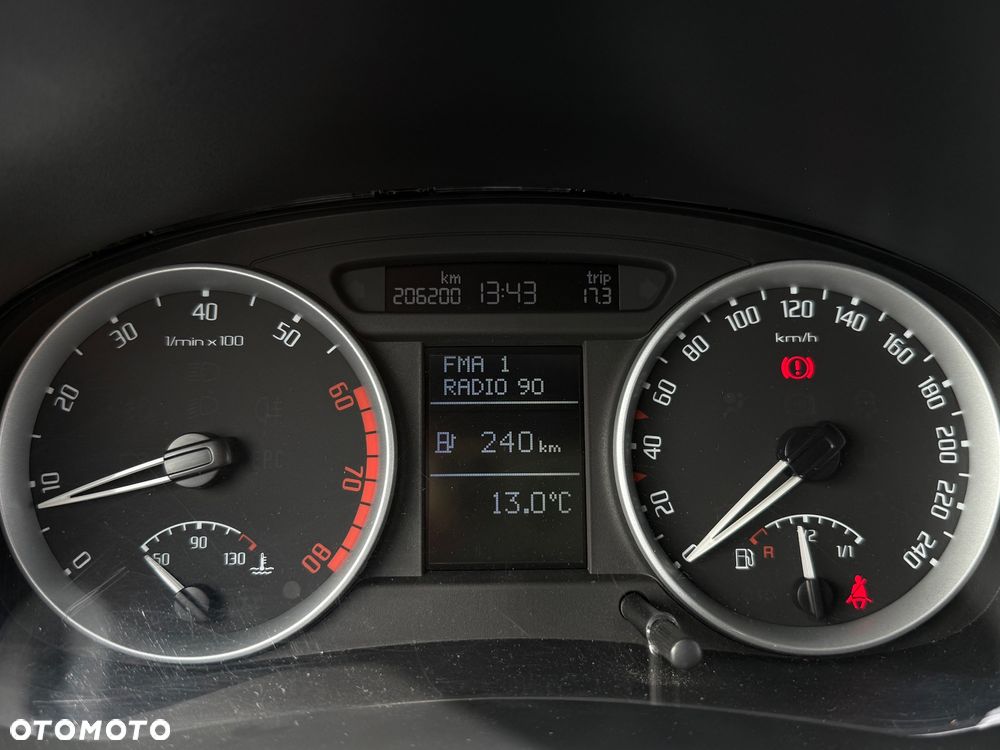 Skoda Roomster 1.6 16V Comfort PLUS EDITION - 12