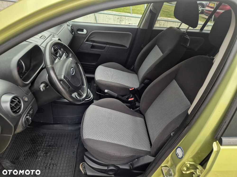 Ford Fusion 1.4 Ambiente - 24