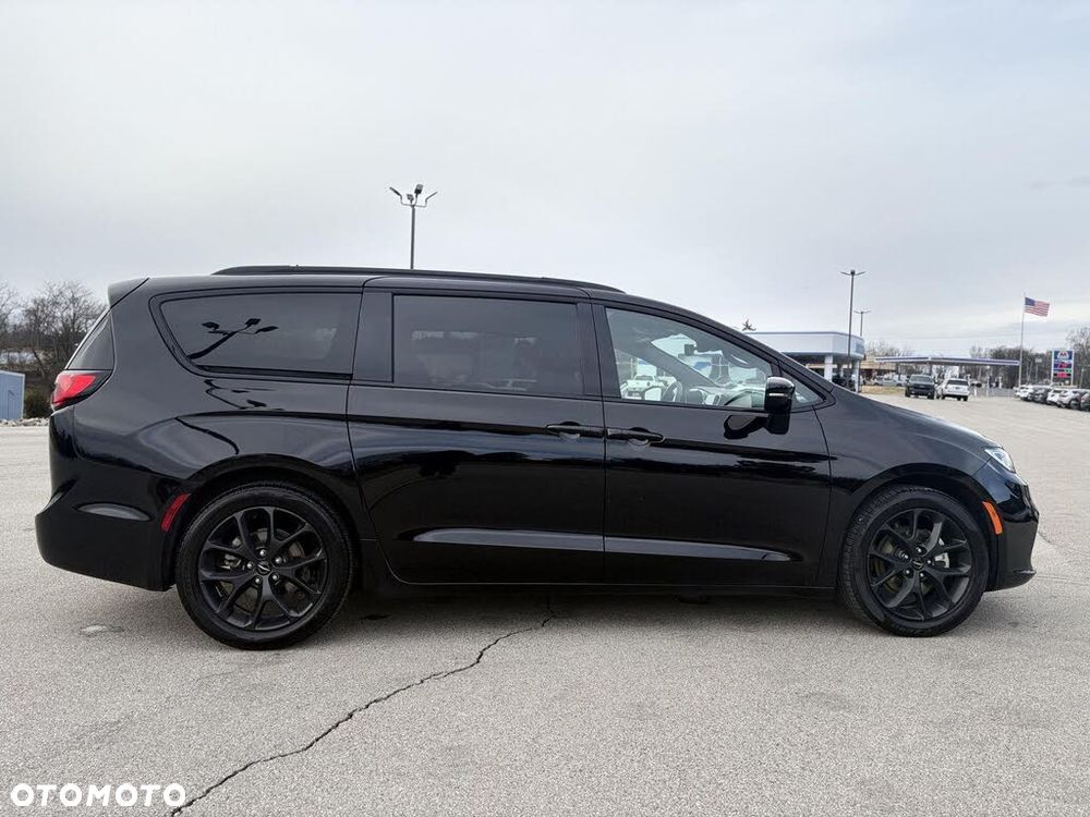 Chrysler Pacifica - 6