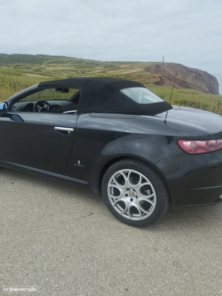 Alfa Romeo Spider 2.4 JTDM - 4