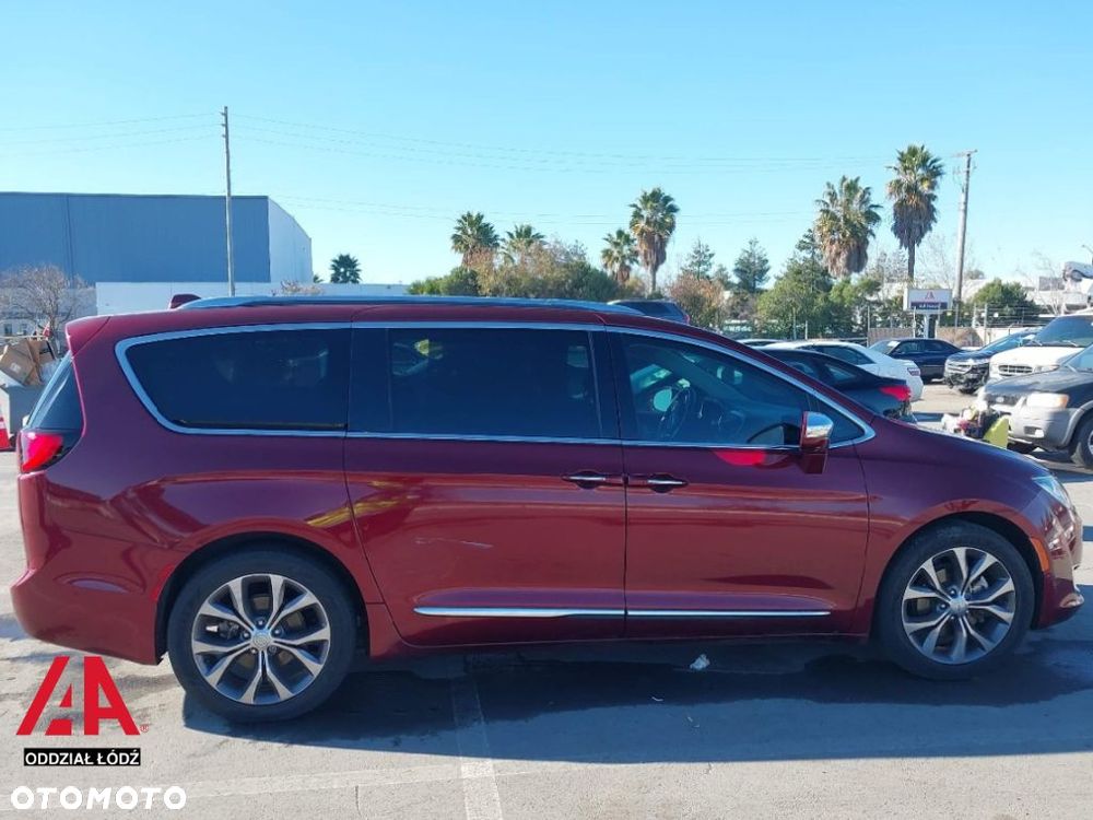 Chrysler Pacifica - 8