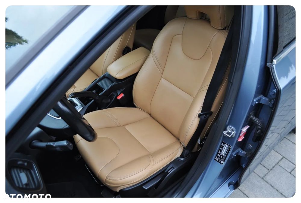 Volvo V40 T3 Inscription - 22